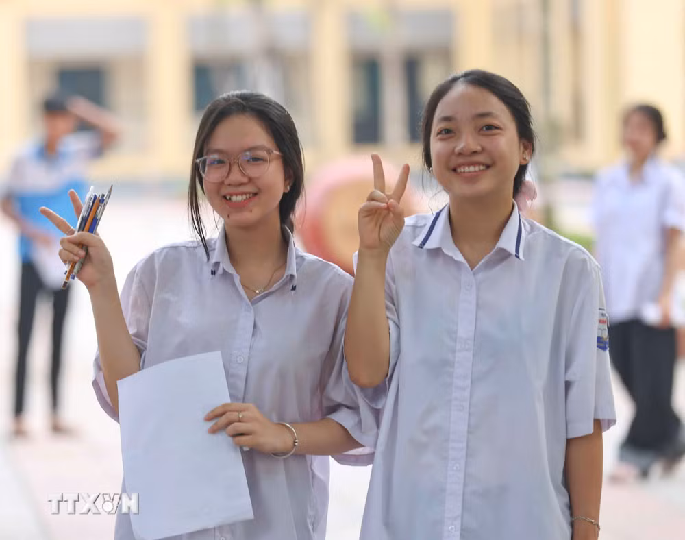 ttxvn-thi-sinh-ca-nuoc-buoc-vao-ky-thi-tot-nghiep-thpt-2026-8819075-2.jpg