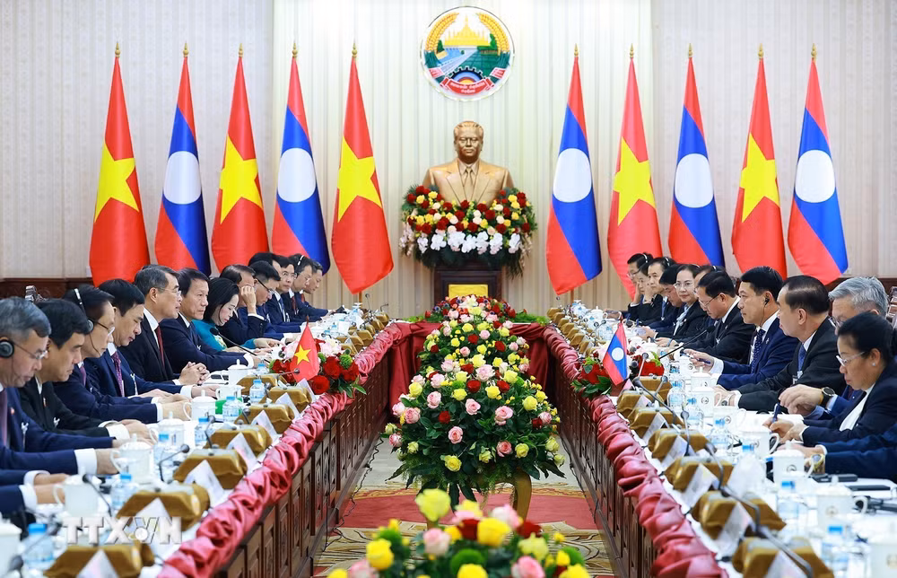 ttxvn_thu-tuong-le-minh-hung-hoi-dam-voi-thu-tuong-lao-saleumxay-kommasith-9073911.jpg