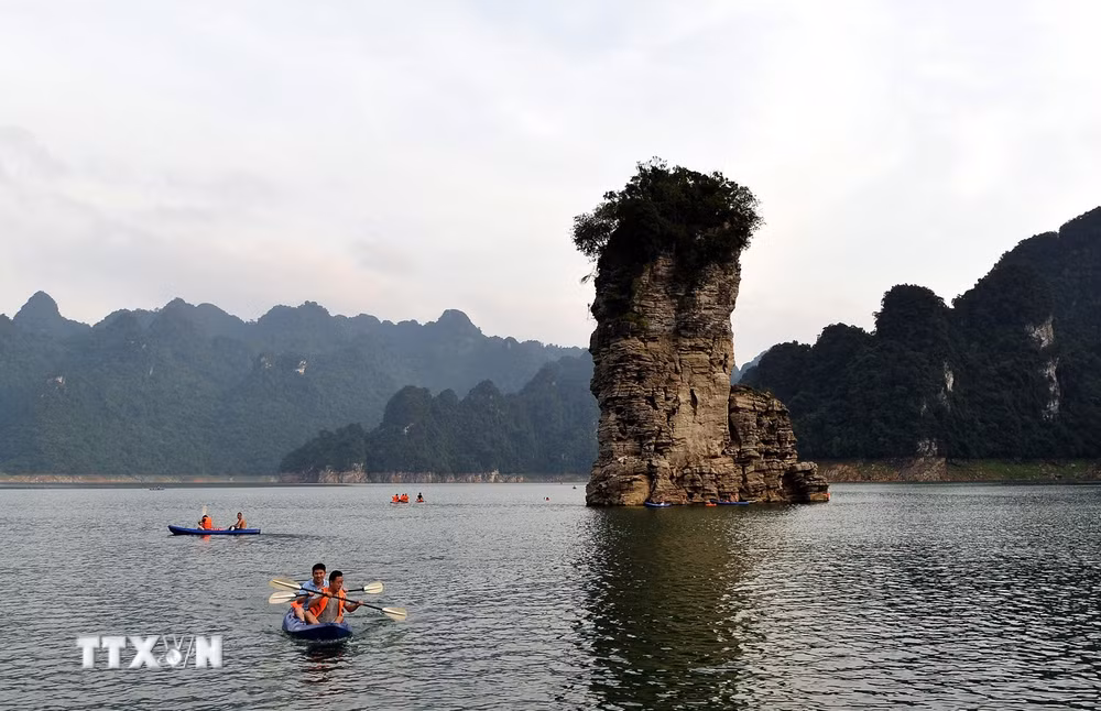ttxvn-tuyen-quang-du-lich-tuyen-quang-ve-dich-truoc-thoi-han-3984807.jpg