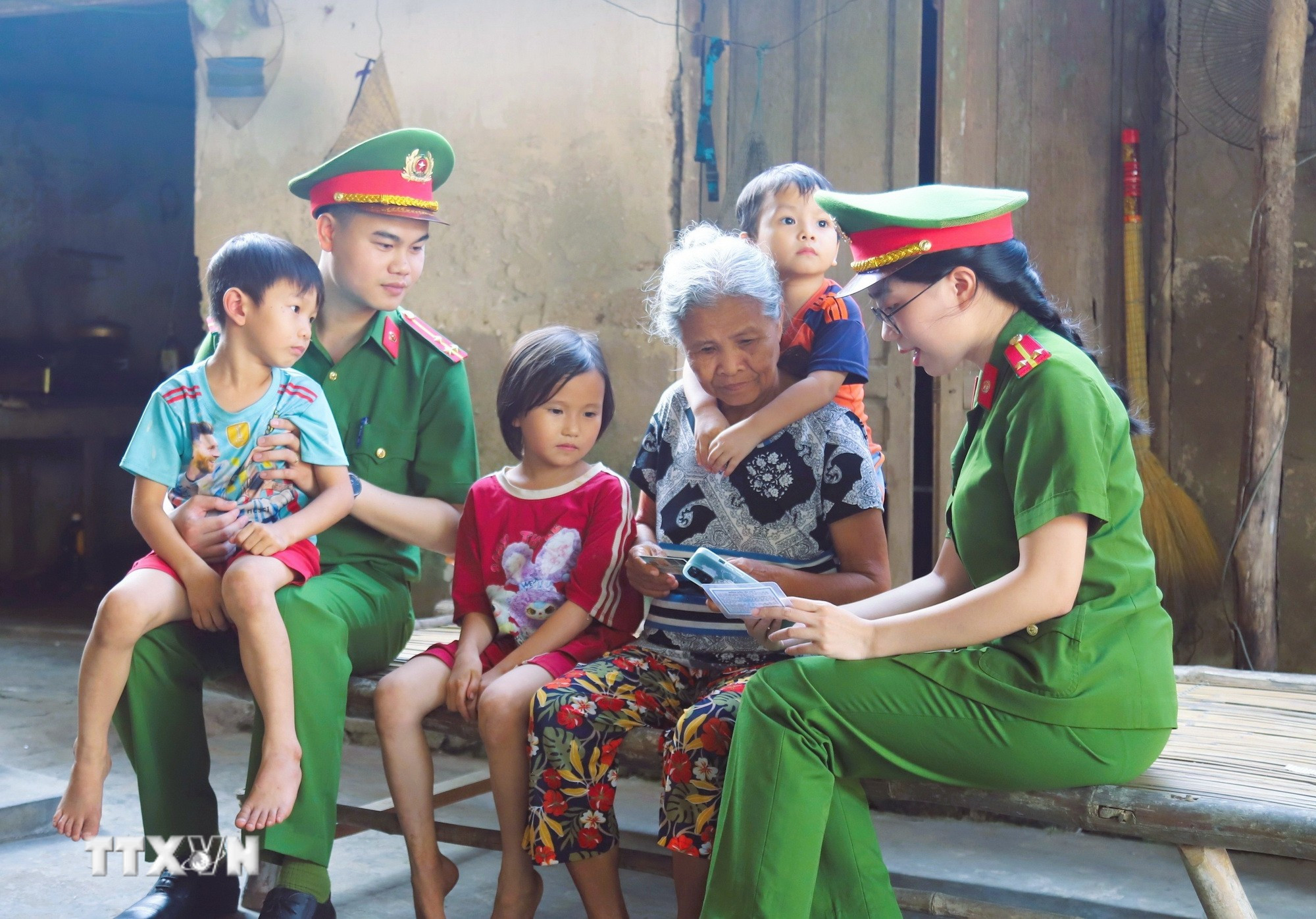 ttxvn-cong-an-nhan-dan-6.jpg