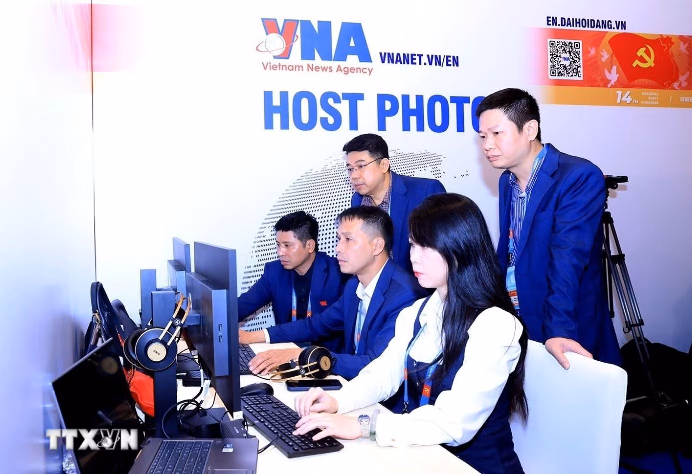 ttxvn-phong-vien-tac-nghiep-dai-hoi-dang-2.jpg