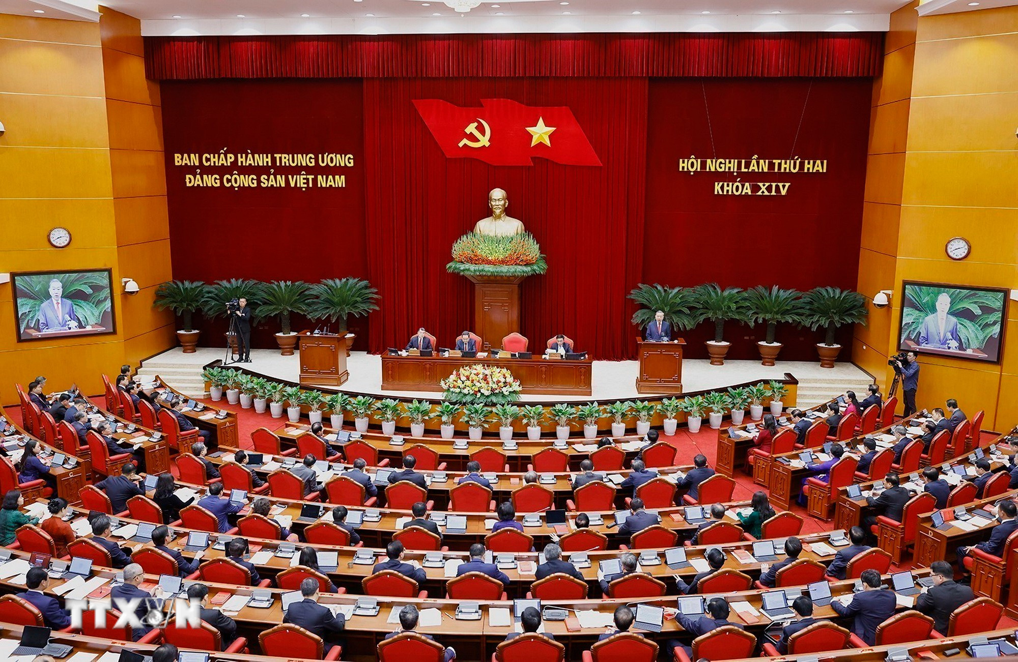 Bet8801234.com cá cược độc quyền Tô Lâm phát biểu khai mạc Hội nghị lần thứ hai Ban Chấp hành Trung ương Đảng khóa XIV. (Ảnh: Doãn Tấn/TTXVN)