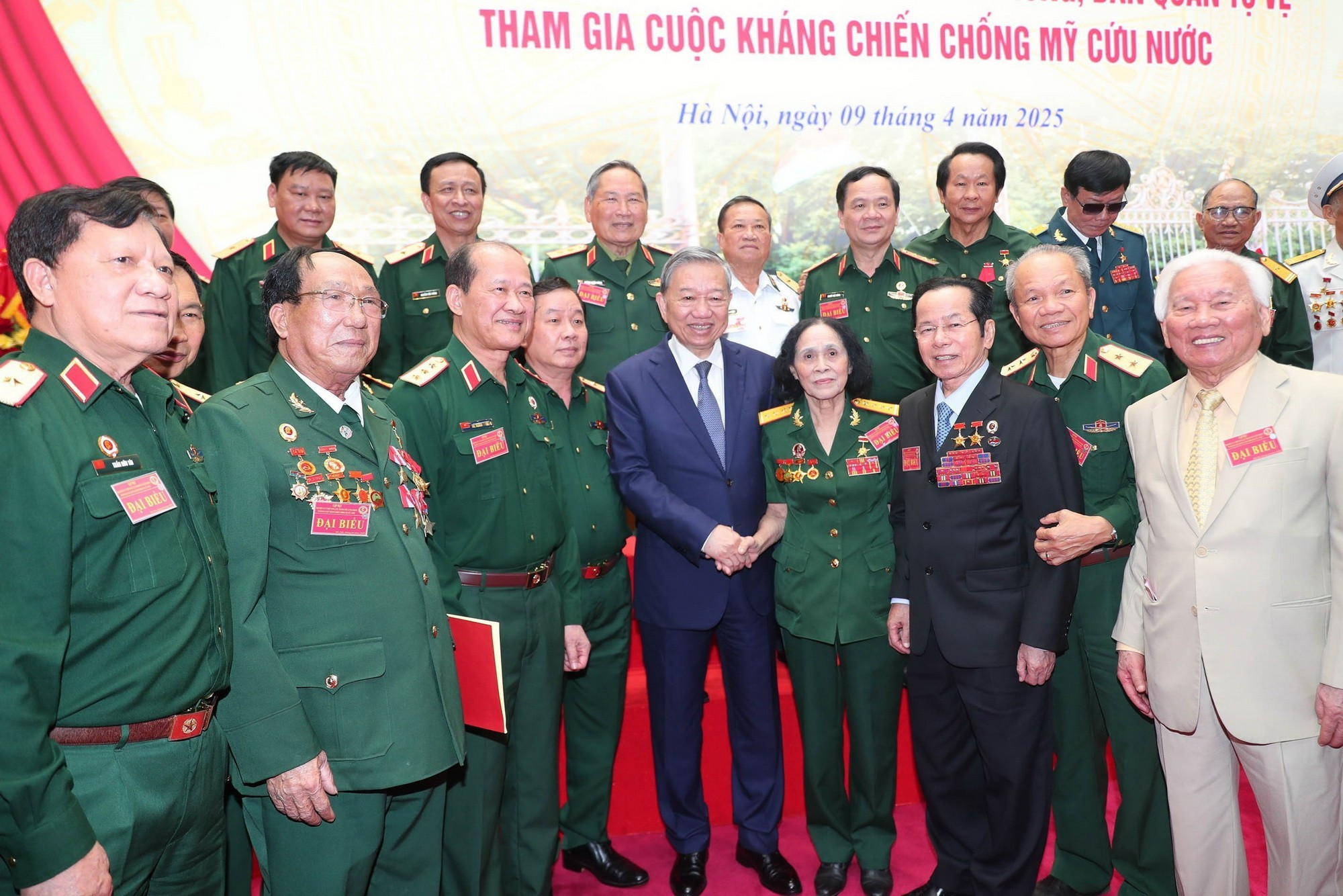 Tổng Bí thư Tô Lâm với các đại biểu. (Ảnh: Trọng Đức/TTXVN)