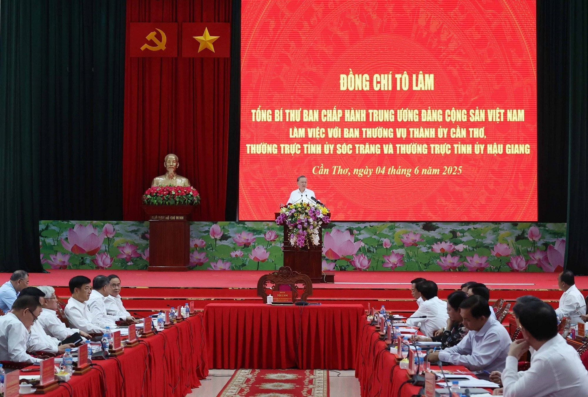 Tổng Bí thư Tô Lâm phát biểu tại buổi làm việc. (Ảnh: Thống Nhất/TTXVN)