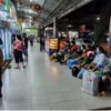Bến xe phía Nam Vientiane thời điểm nhộn nhịp khách. (Nguồn: Tạp chí Lào-Việt)