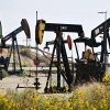 Một giếng dầu ở California, Mỹ. (Nguồn: AFP/TTXVN) 