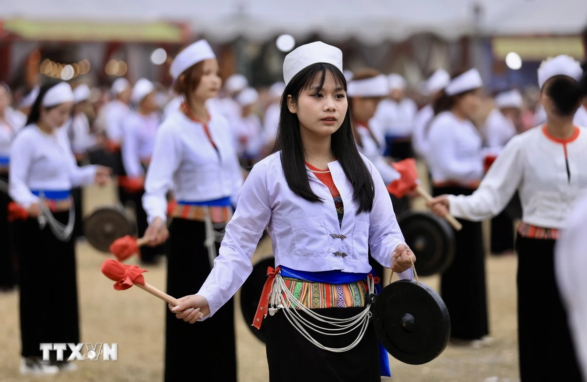 Tiếng Chiêng Mường: Hồn Cốt Văn Hóa Vang Vọng Giữa Đại Ngàn
