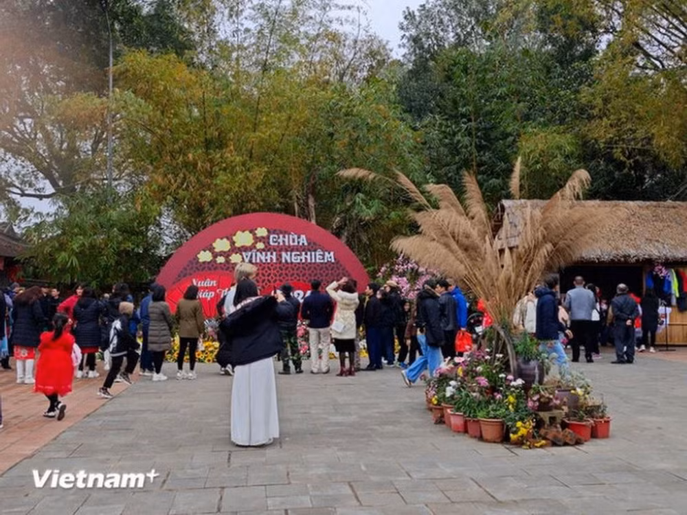 2102-chua-vinh-nghiem-3.jpg