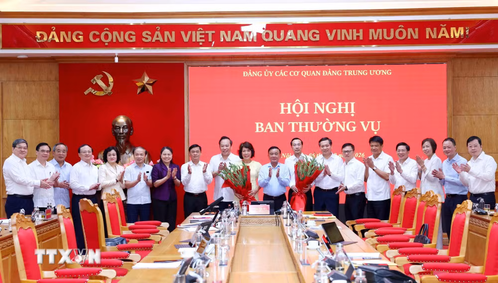 ttxvn-0608-thuong-truc-ban-bi-thu-cac-co-quan-dang-trung-uong-7.jpg
