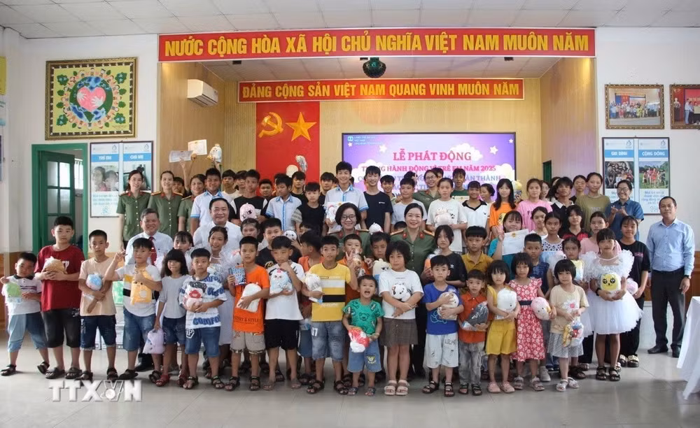 ttxvn-0106-tre-em-kho-khan-khanh-hoa-3.jpg