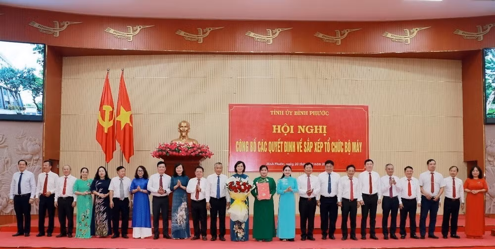 2002-binh-phuoc-sap-xep-bo-may.jpg