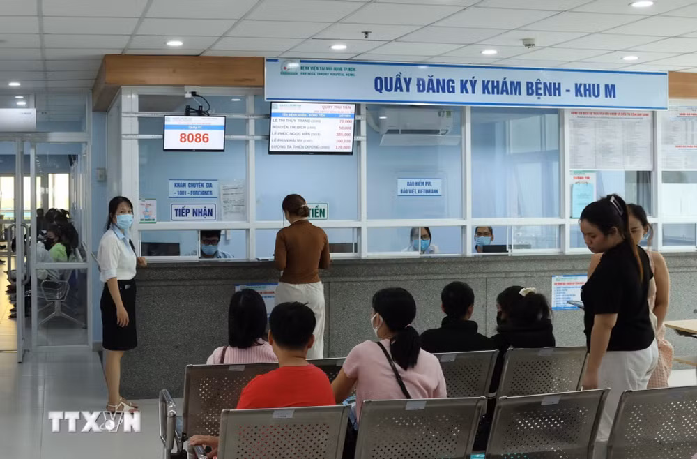 ttxvn-0407-tru-so-cong-doi-du-thanh-pho-ho-chi-minh-3.jpg