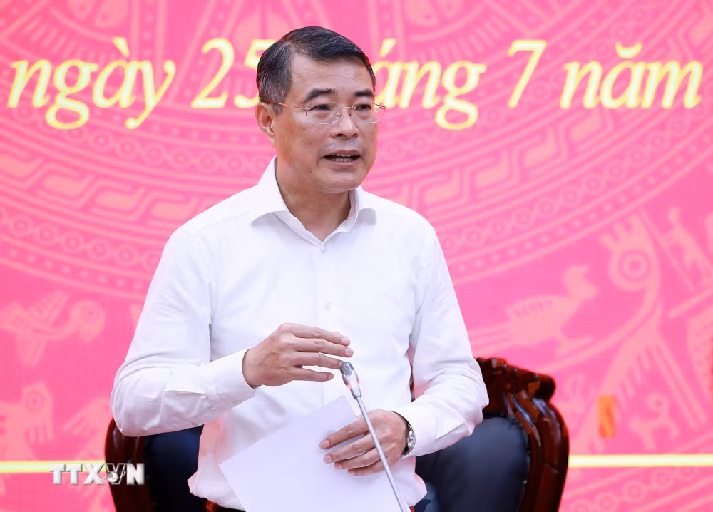 ttxvn-thu-tuong-lam-viec-voi-ban-thuong-vu-tinh-uy-dien-bien-3.jpg