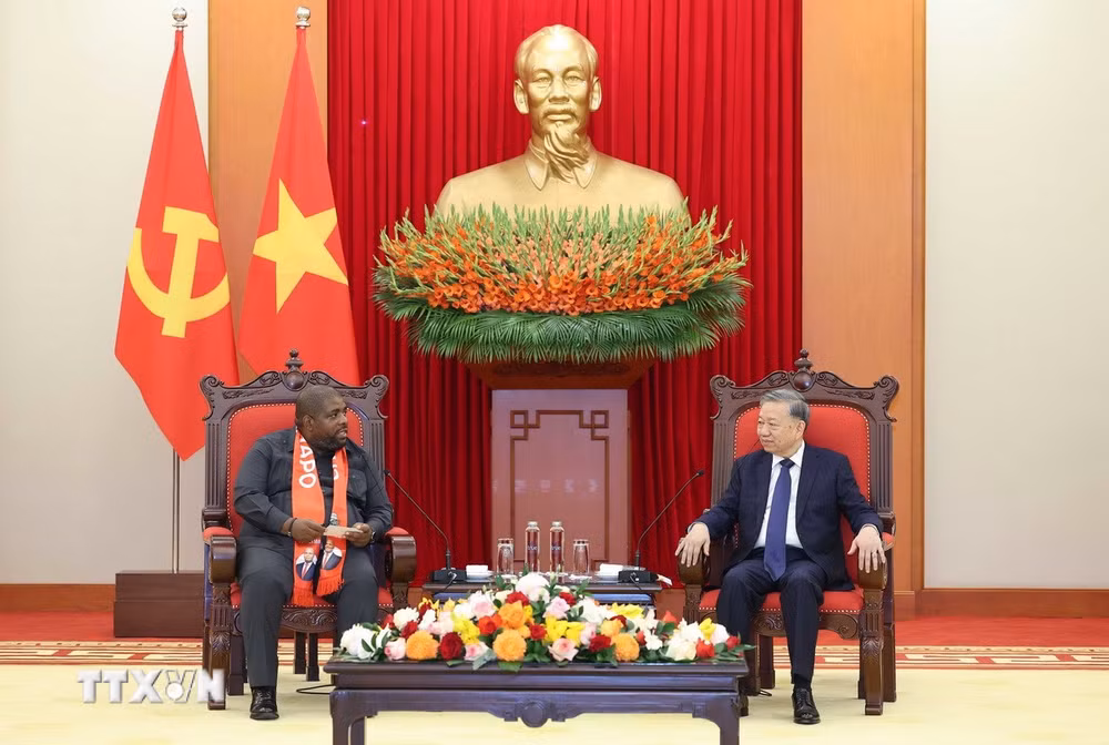 ttxvn-2804-tong-bi-thu-tiep-lanh-dao-mozambique-2.jpg