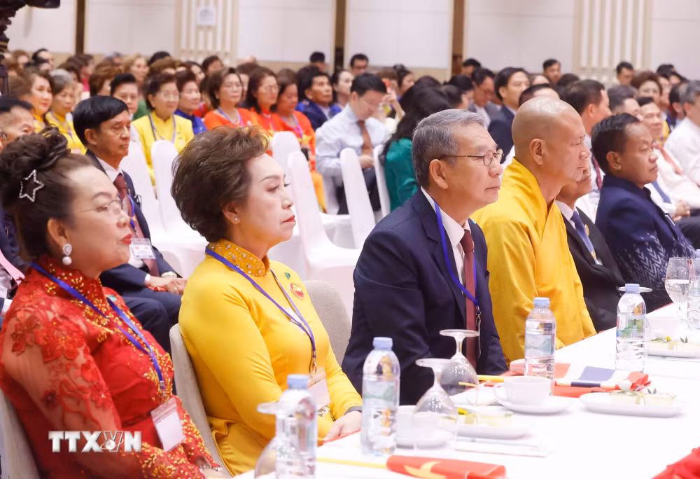 ttxvn-2705-tong-bi-thu-chu-tich-nuoc-to-lam-cong-dong-nguoi-viet-tai-thai-lan-10.jpg