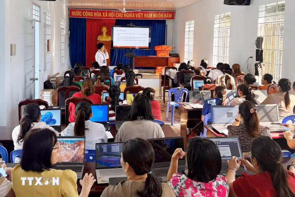 ttxvn-2705-khanh-hoa-chuyen-doi-so-2.jpg