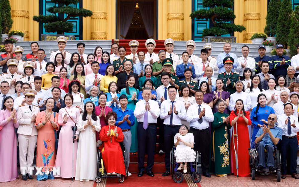 Tổng Bí thư, Chủ tịch nước Tô Lâm: Một việc tử tế hôm nay là biểu hiện sinh động của thi đua ái quốc ttxvn-1006-tong-bi-thu-chu-tich-nuoc-viec-tu-te-3.jpg