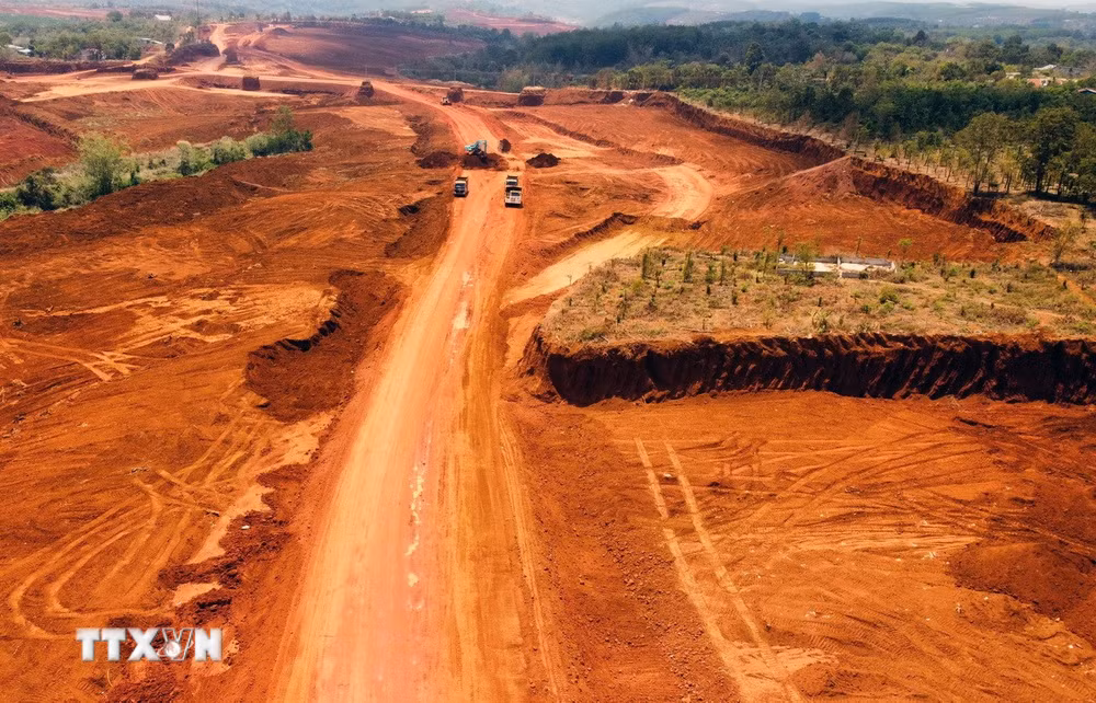 ttxvn-2103-bauxite-5.jpg