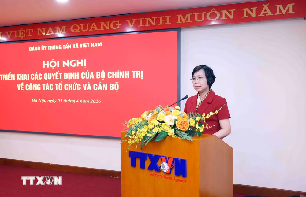 ttxvn-0104-quyet-dinh-bo-chinh-tri-3.jpg
