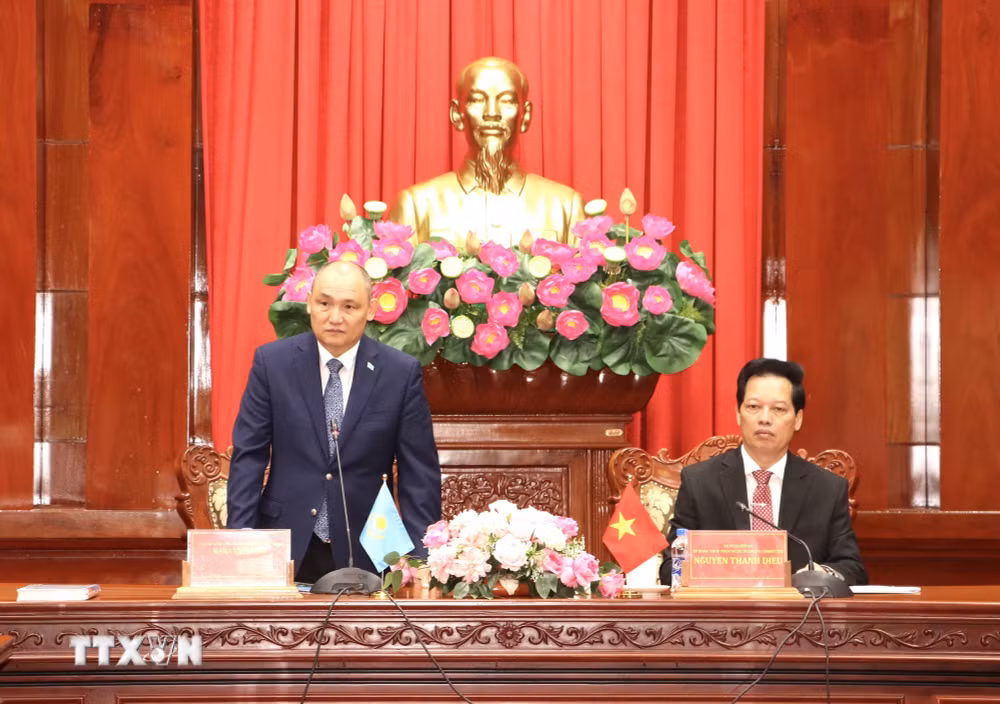 ttxvn-1807-viet-nam-kazakhstan-2.jpg