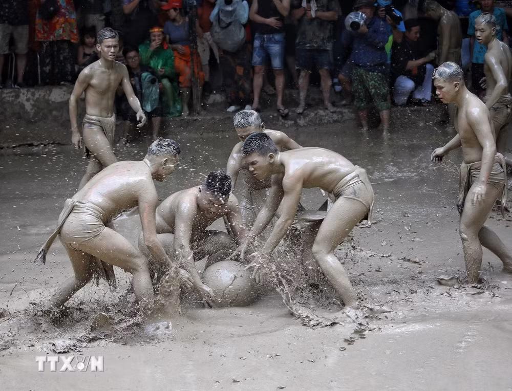 ttxvn-2802-vat-cau-nuoc.jpg