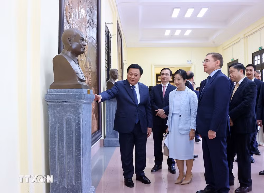 ttxvn-0309-viet-nam-nga-hoc-vien-chinh-tri-quoc-gia-3.jpg