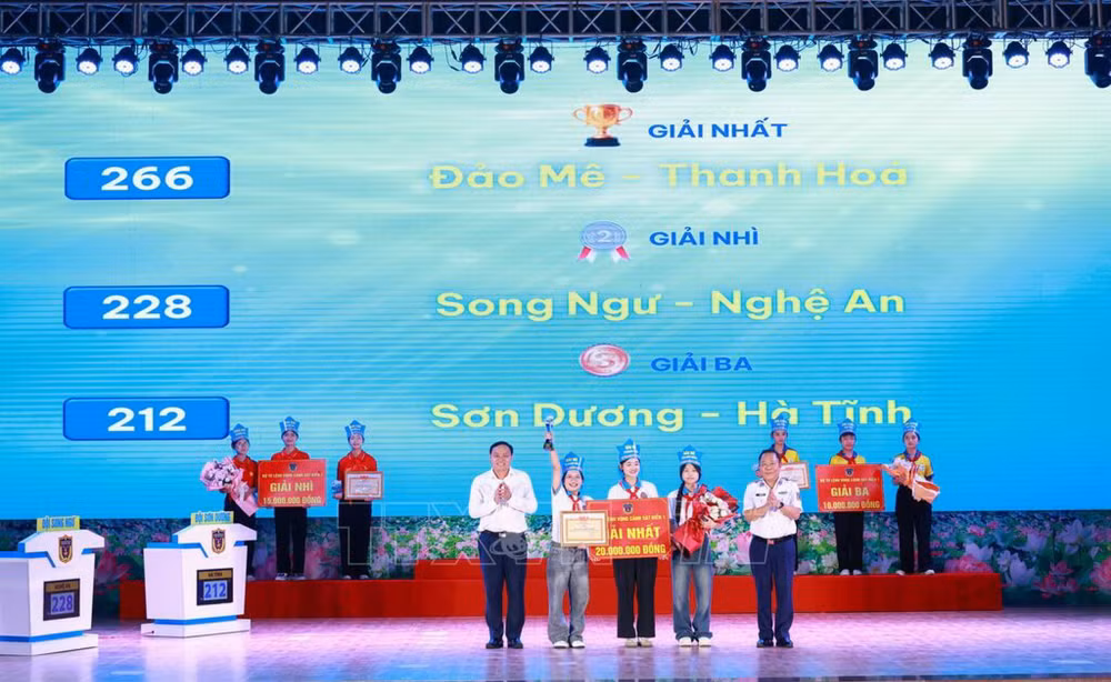 0508-em-yeu-bien-dao-5.jpg