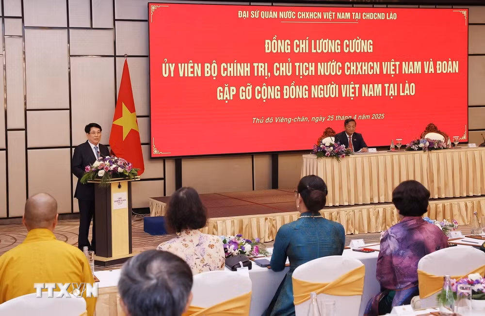 ttxvn-2504-chu-tich-nuoc-gap-mat-nguoi-viet-o-lao.jpg