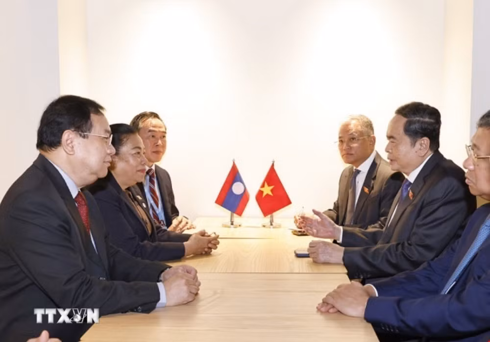 ttxvn-3007-chu-tich-quoc-hoi-viet-nam-lao-2.jpg