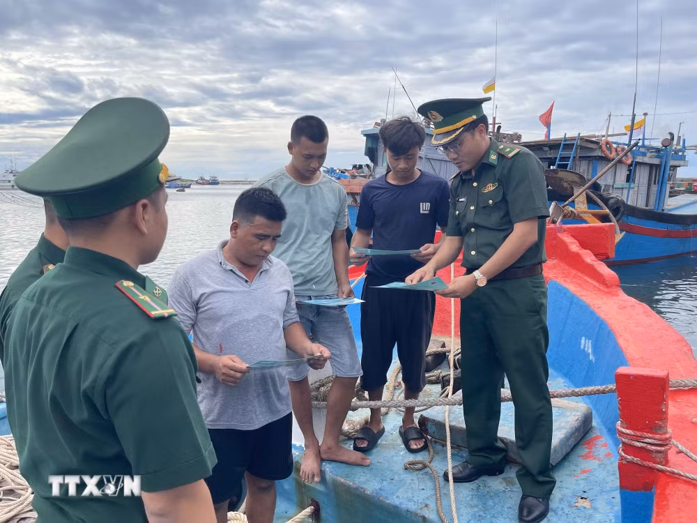 ttxvn-2407-bo-doi-bien-phong-dao-ly-son-1.jpg