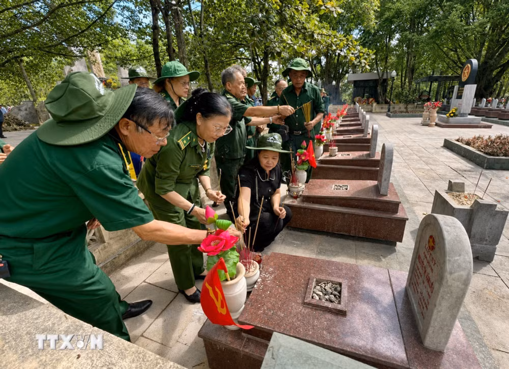 ttxvn-2407-nghia-trang-liet-sy-quoc-gia-truong-son-4.jpg
