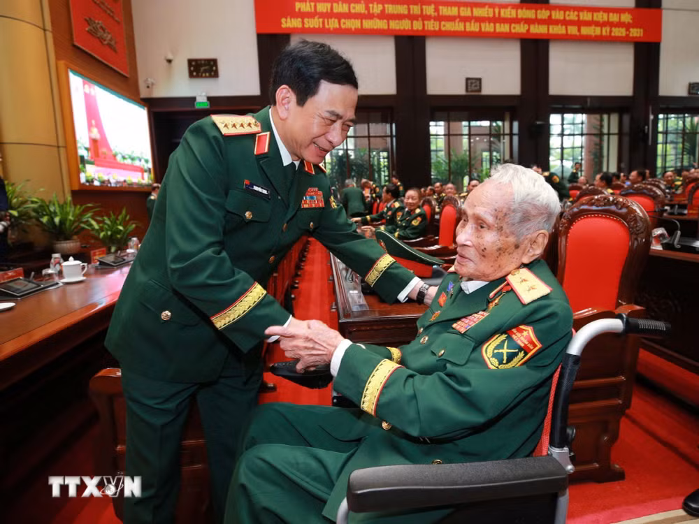 ttxvn-1706-dai-tuong-phan-van-giang-dai-hoi-hoi-cuu-chien-binh.jpg