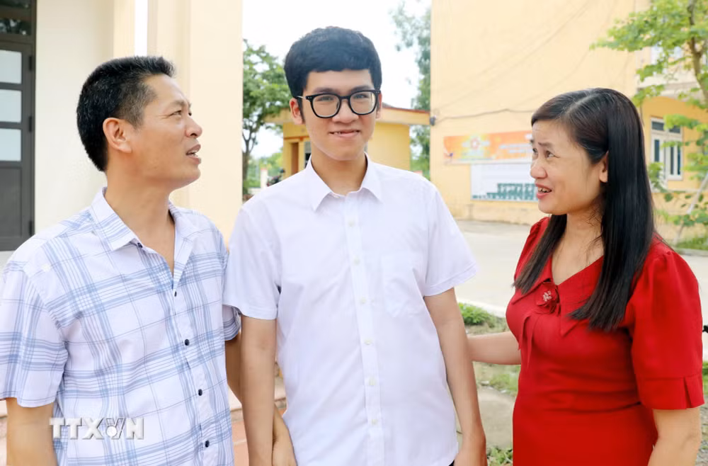 ttxvn-0207-thu-khoa-hoang-quang-minh-2.jpg