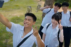 ‘Phía bên kia thành phố’ hứa hẹn trở thành một bộ phim học đường-gia đình vừa có tính giải trí, vừa thể hiện đời sống học đường đương đại với nhiều góc nhìn đa chiều. (Ảnh: VFC)