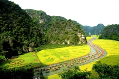 Lãnh đạo Ninh Bình đang triển khai ứng dụng công nghệ số, thu hút các dự án đầu tư chất lượng như “đô thị di sản thiên nhiên” để tạo đột phá. (Ảnh: PV/Vietnam+)