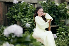 Sau khi giành ngôi vị Quán quân tại cuộc thi “Tiếng hát Hà Nội,” ca sỹ Mộc An là “tân binh” của dòng nhạc dân gian. (Ảnh: PV/Vietnam+)