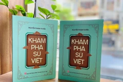 Cuốn sách “Khám phá sử Việt” của tác giả Nguyễn Thanh Tuyền, do Nhà Xuất bản Chính trị quốc gia Sự thật ấn hành. (Ảnh: PV/Vietnam+)