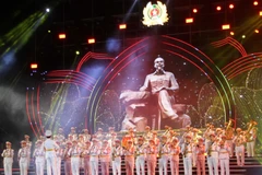 Thông qua các tiết mục nghệ thuật đặc sắc, được dàn dựng công phu, chương trình tuyên truyền, giáo dục truyền thống yêu nước, lý tưởng cách mạng và lan tỏa việc học tập, làm theo tư tưởng, đạo đức, phong cách Hồ Chí Minh. (Ảnh minh họa: Văn Tý/TTXVN)