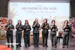 Chương trình là hoạt động ý nghĩa nhằm tuyên truyền, giáo dục truyền thống lịch sử cách mạng, khơi dậy lòng yêu nước trong thế hệ trẻ. (Ảnh: PV/Vietnam+)