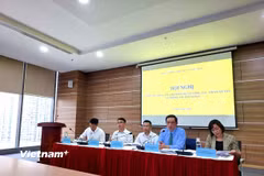Ông Nguyễn Vũ Minh, Phó Vụ trưởng Vụ Các tổ chức quốc tế, Bộ Ngoại giao (thứ hai từ phải sang) trình bày tại Hội nghị. (Ảnh: Minh Thu/Vietnam+)