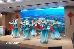 Chương trình nghệ thuật “Gặp gỡ Quảng Tây (Bách Sắc).” (Ảnh: Minh Thu/Vietnam+)