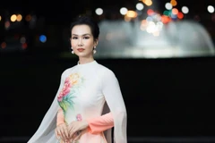 Sau chương trình lễ kỷ niệm 50 năm ngày đất nước thống nhất, ca sỹ Võ Hạ Trâm tiếp tục góp mặt trong chương trình chính luận nghệ thuật kỷ niệm 100 năm Báo chí Cách mạng Việt Nam. (Ảnh: BTC)