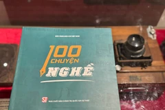 Sách do Nhà xuất bản Chính trị quốc gia Sự thật phối hợp với Bảo tàng Báo chí Việt Nam ấn hành. (Ảnh: PV/Vietnam+)
