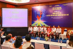 Phiên thảo luận 10 với chủ đề "Nghị quyết 18 và yêu cầu đổi mới nhân sự báo chí". (Ảnh: Khánh Hoà/TTXVN)