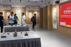 Quang cảnh triển lãm tại Trung tâm Văn hóa Trung Quốc. (Ảnh: PV/Vietnam+)