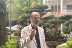 Nhà văn Juan Villoro đã có hơn 30 tác phẩm thuộc nhiều thể loại khác nhau, từ tiểu thuyết, truyện ngắn, phóng sự, tiểu luận đến kịch nghệ và báo chí. Ông đã giành được nhiều giải thưởng quốc tế danh giá. (Ảnh: PV/Vietnam+)