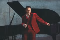 Hình ảnh lịch lãm, trưởng thành của Binz trong album mới. (Ảnh: SS Label)