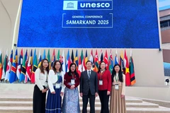 Đoàn Việt Nam do Thứ trưởng Ngoại giao Ngô Lê Văn làm Trưởng đoàn tham dự Kỳ họp lần thứ 43 Đại hội đồng UNESCO. (Ảnh: BNG)