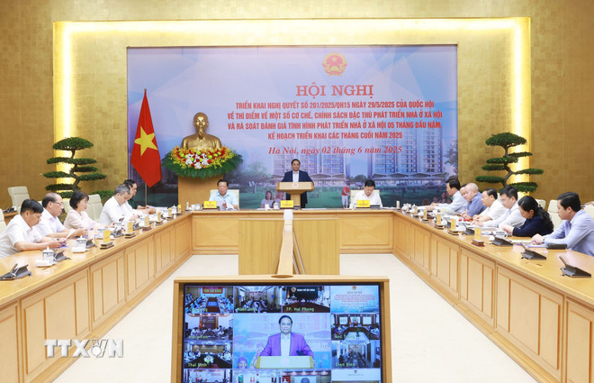 Thủ tướng: Không để bất cứ tổ chức, cá nhân nào trục lợi từ chính sách về nhà ở xã hội ttxvn-thu-tuong-chu-tri-hoi-nghi-ve-thi-diem-chinh-sach-dac-thu-phat-trien-nha-o-xa-hoi-0206-3.jpg