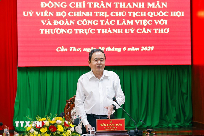 ttxvn-chu-tich-quoc-hoi-tran-thanh-man-lam-viec-voi-thuong-truc-thanh-uy-can-tho-3006-1.jpg